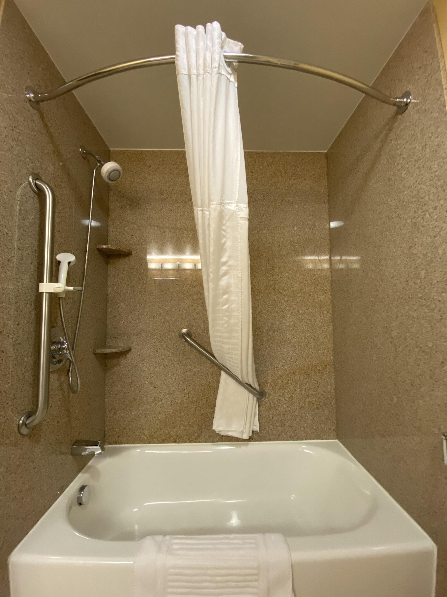 Quality Inn Near Walden Galleria Mall Cheektowaga Exterior foto