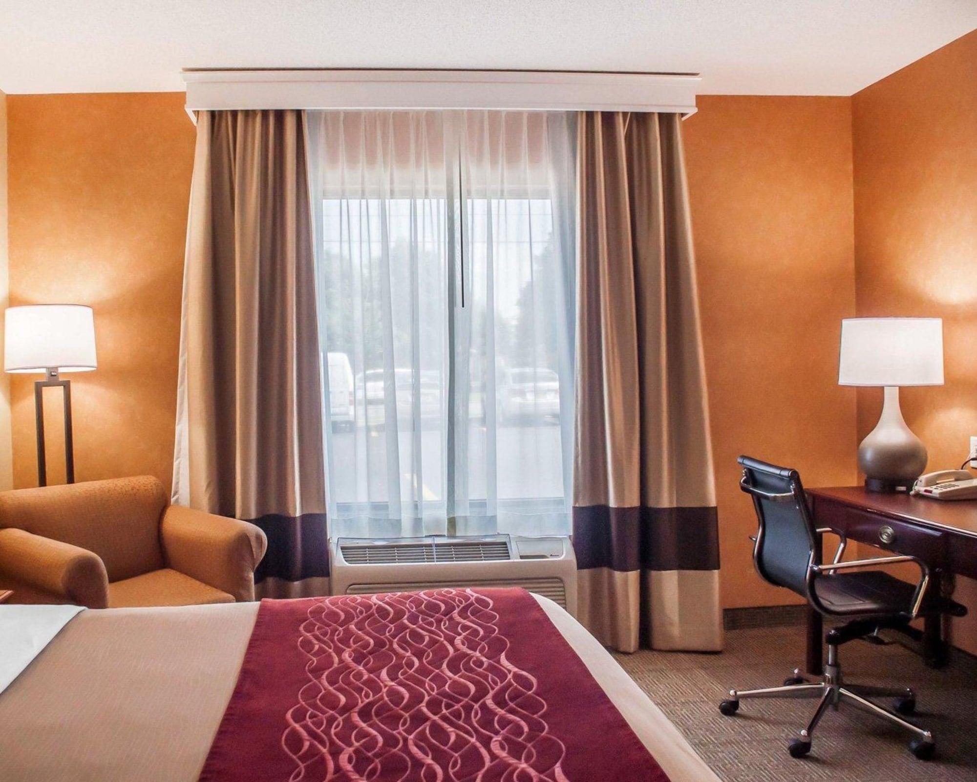 Quality Inn Near Walden Galleria Mall Cheektowaga Exterior foto