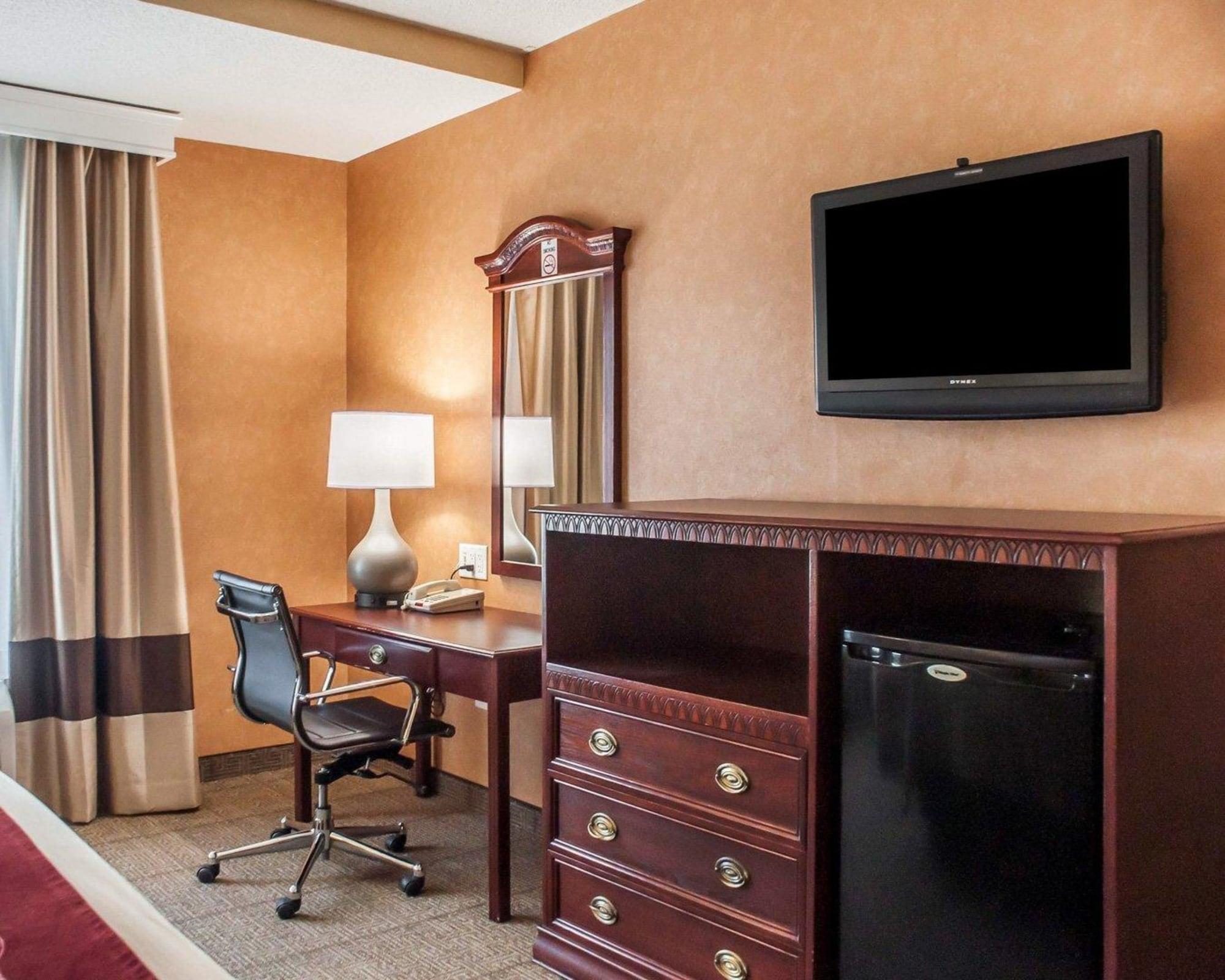 Quality Inn Near Walden Galleria Mall Cheektowaga Exterior foto