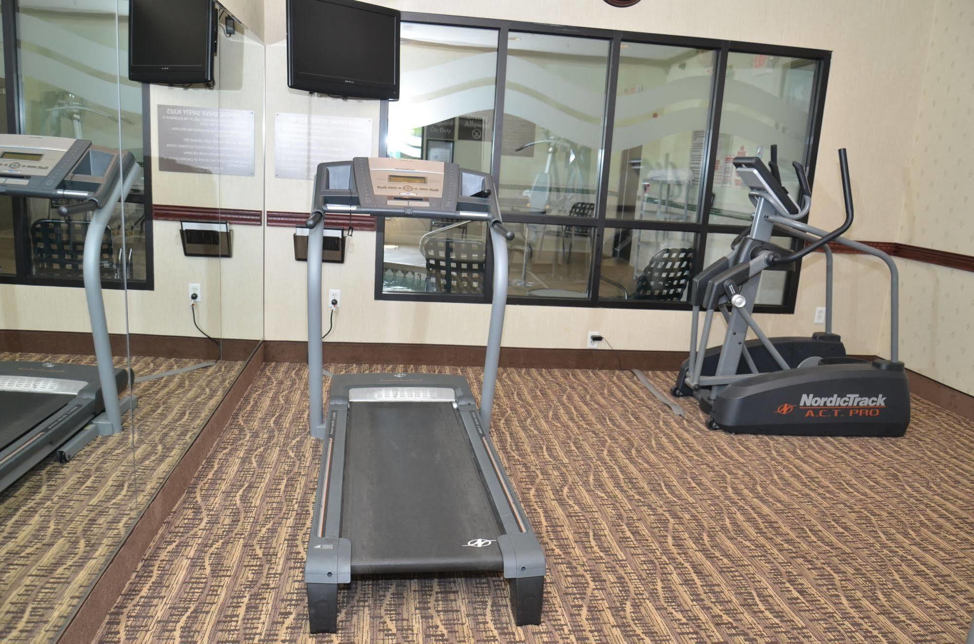 Quality Inn Near Walden Galleria Mall Cheektowaga Exterior foto