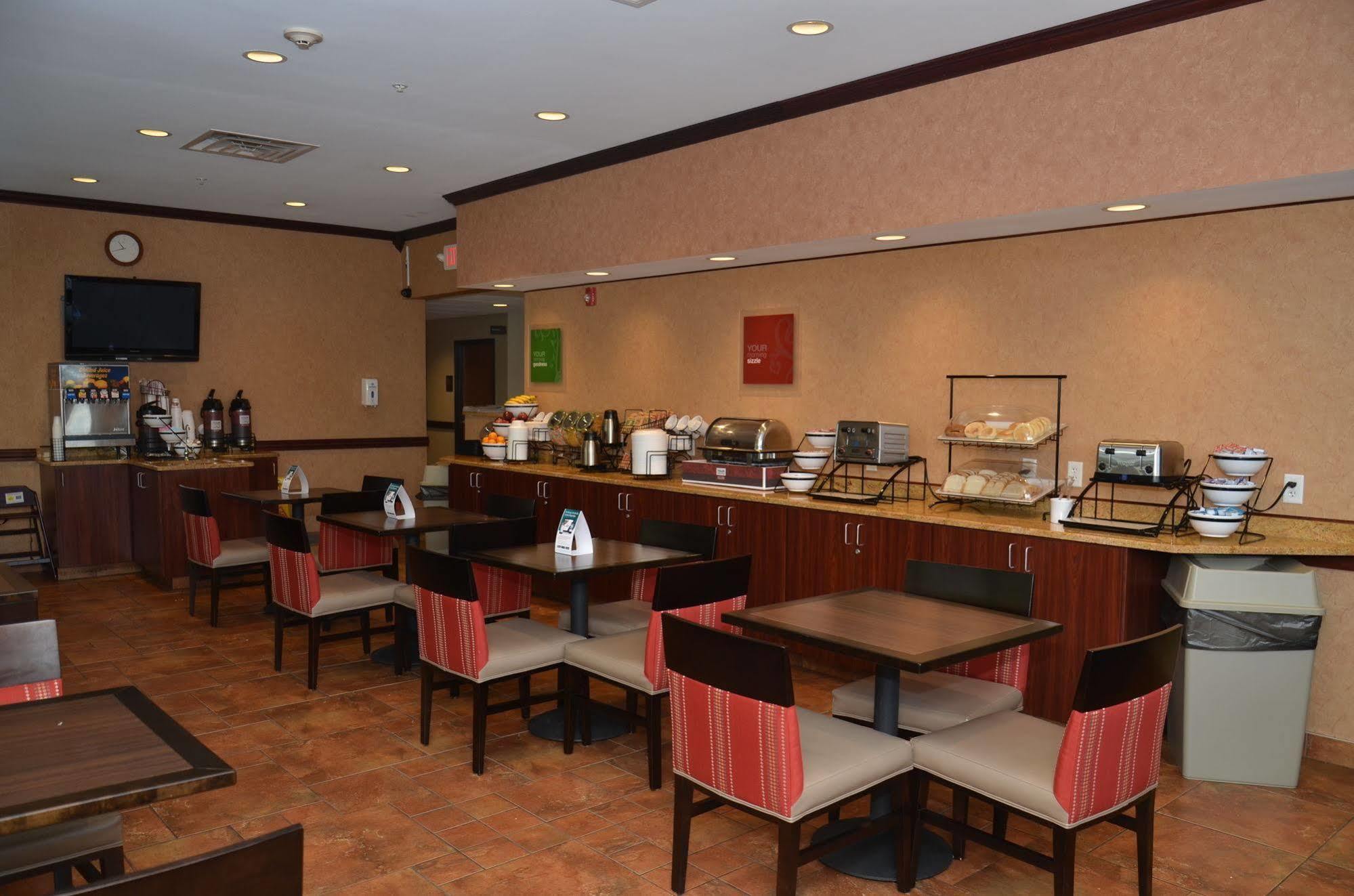 Quality Inn Near Walden Galleria Mall Cheektowaga Exterior foto