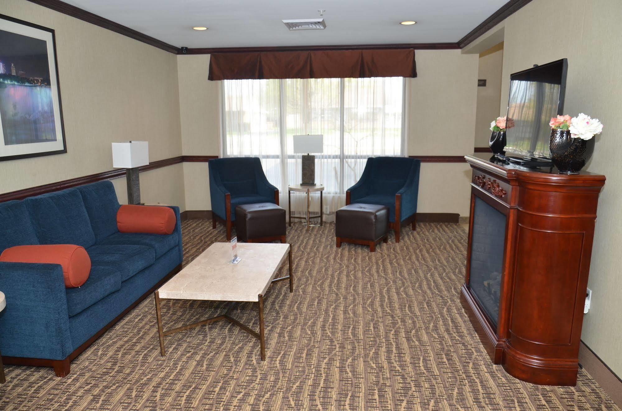 Quality Inn Near Walden Galleria Mall Cheektowaga Exterior foto