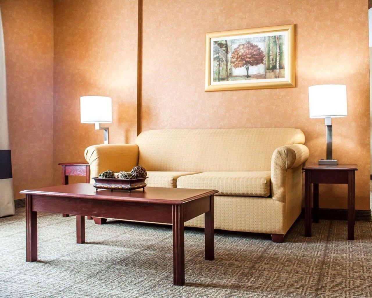 Quality Inn Near Walden Galleria Mall Cheektowaga Exterior foto