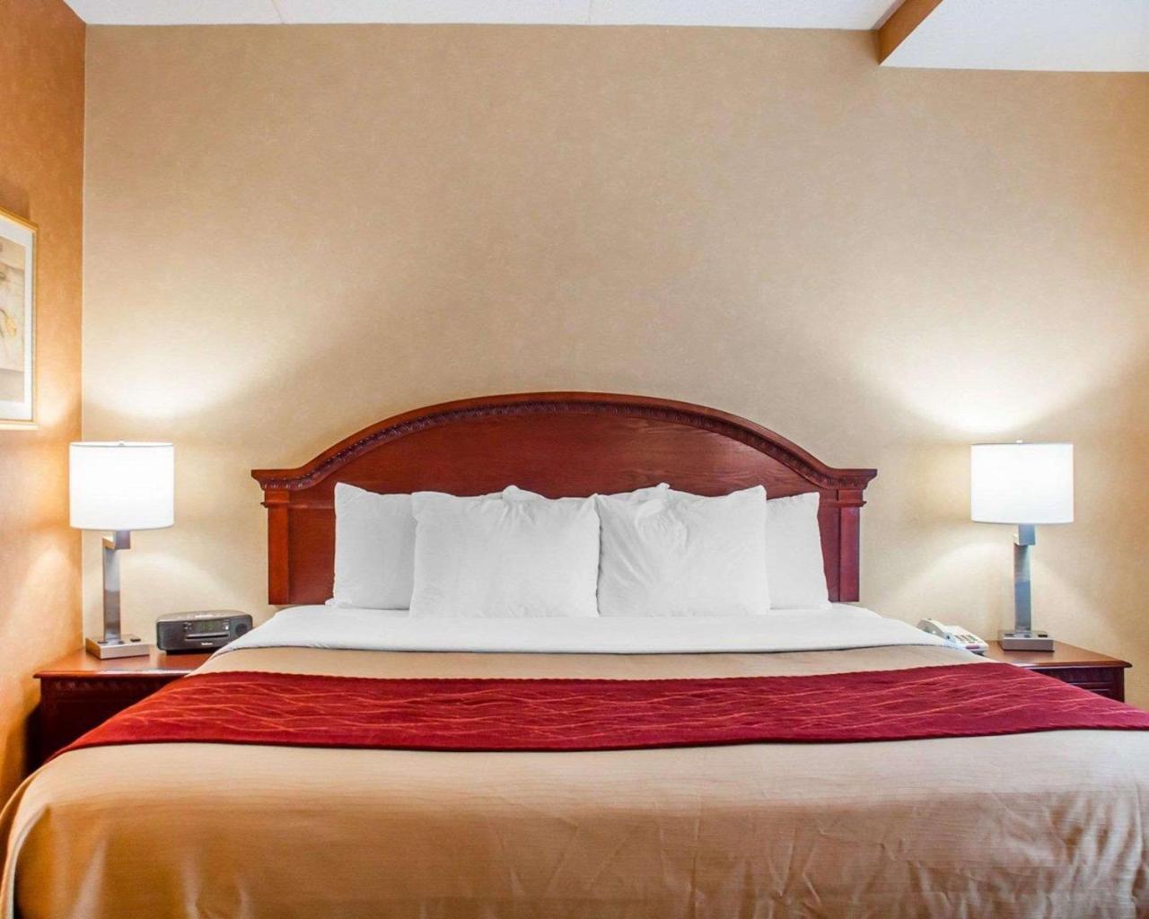 Quality Inn Near Walden Galleria Mall Cheektowaga Exterior foto