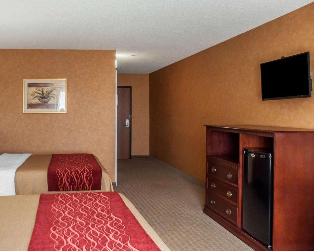 Quality Inn Near Walden Galleria Mall Cheektowaga Exterior foto