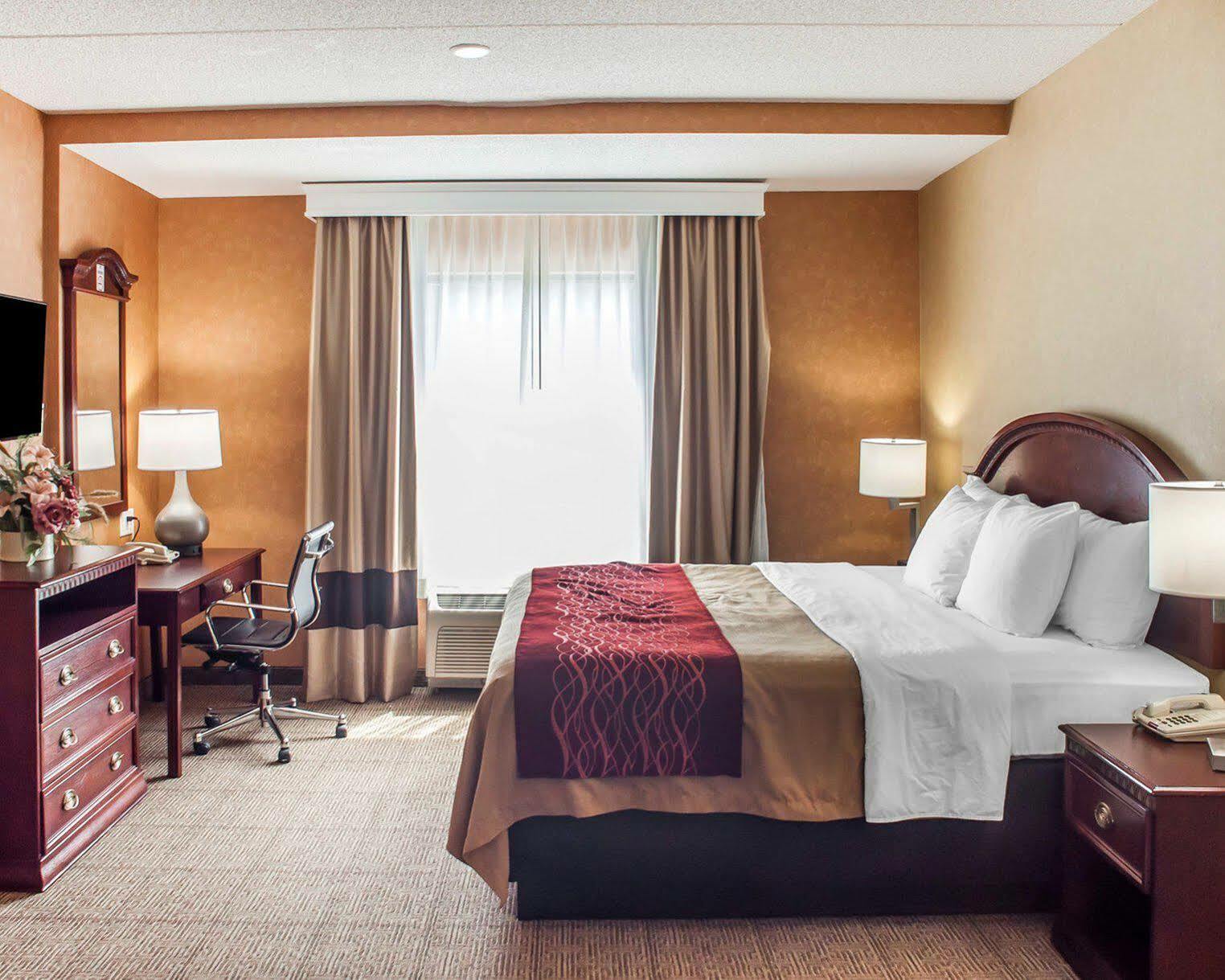 Quality Inn Near Walden Galleria Mall Cheektowaga Exterior foto