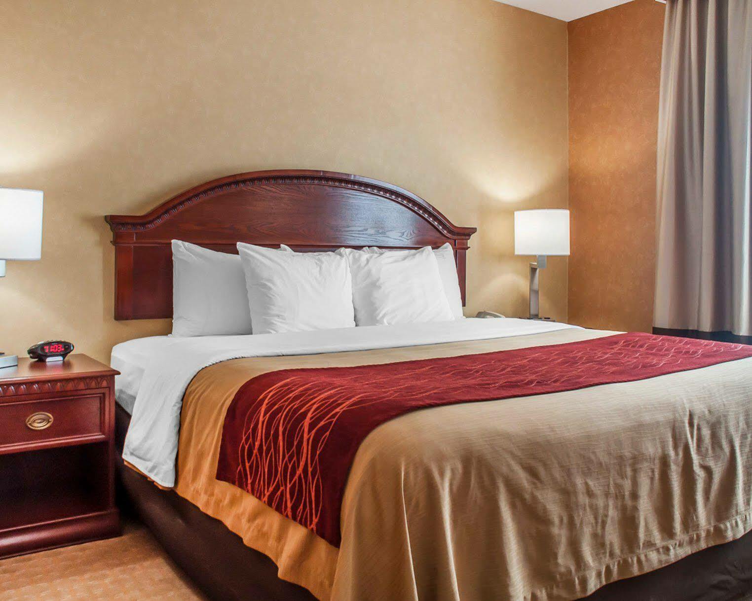 Quality Inn Near Walden Galleria Mall Cheektowaga Exterior foto