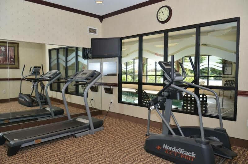 Quality Inn Near Walden Galleria Mall Cheektowaga Exterior foto
