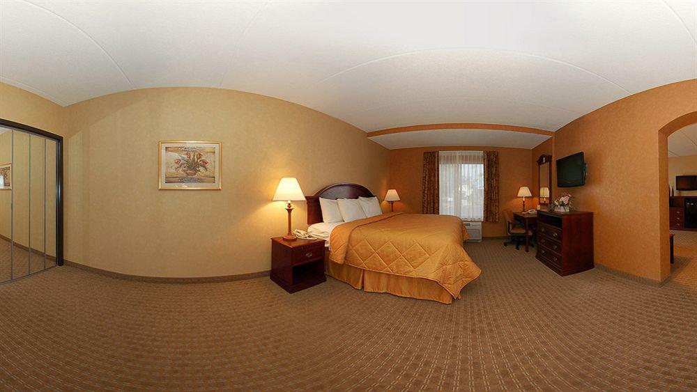 Quality Inn Near Walden Galleria Mall Cheektowaga Exterior foto